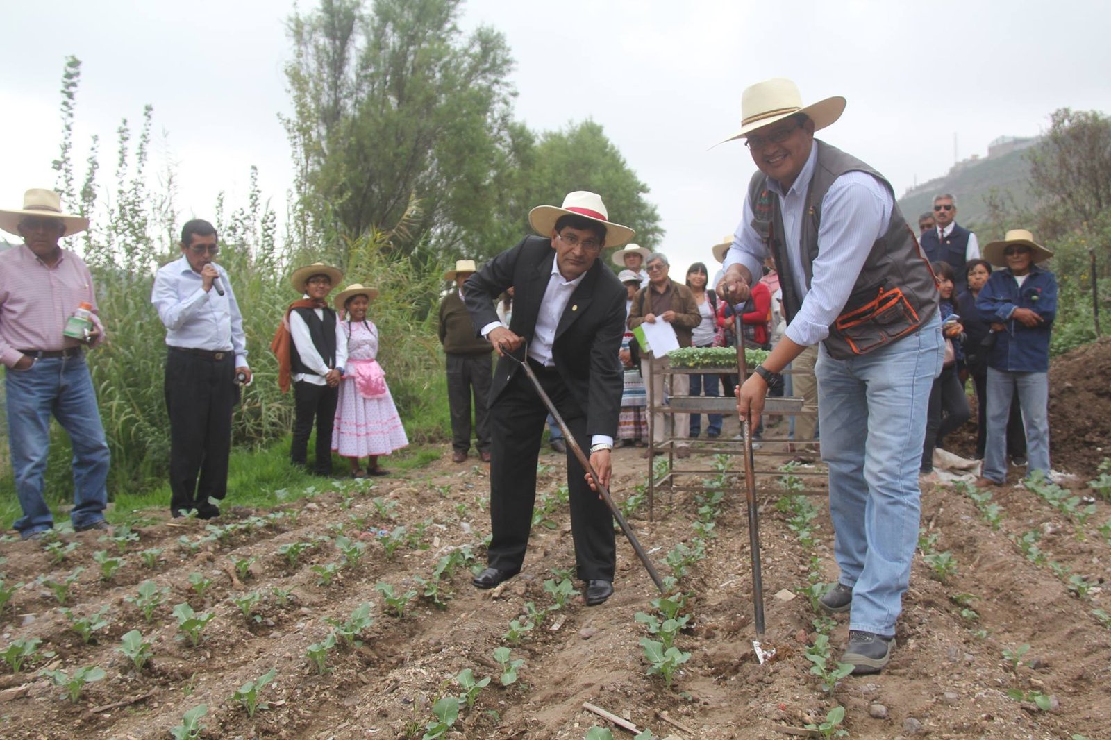 Agricultores firman convenio con la UNSA