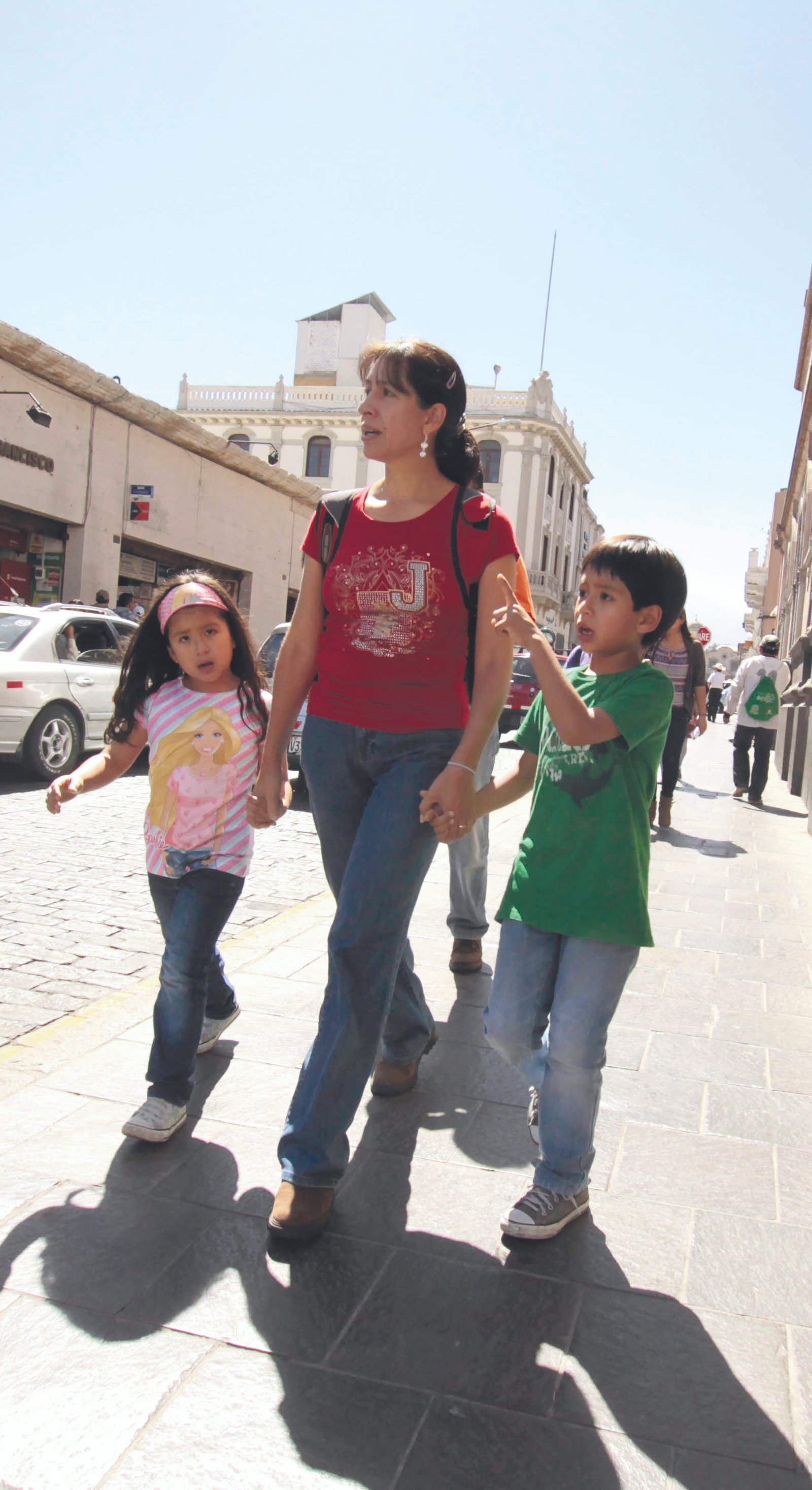 El 80 % de mujeres optaría por cuidar a hijos si no fuera necesario trabajar