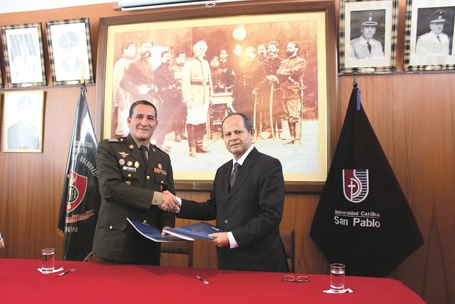 UCSP enseñará inglés a cadetes de colegio militar