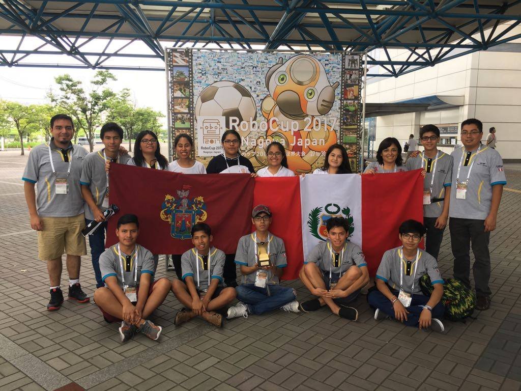 Arequipeños entre los campeones del mundial de robótica en Japón