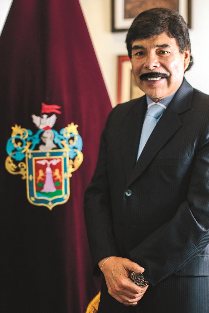 “Parezco Don Quijote, peleándome con todo el mundo para que nos dejen trabajar”