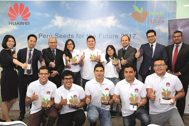 Estudiantes viajaron a China para recibir capacitación en TIC