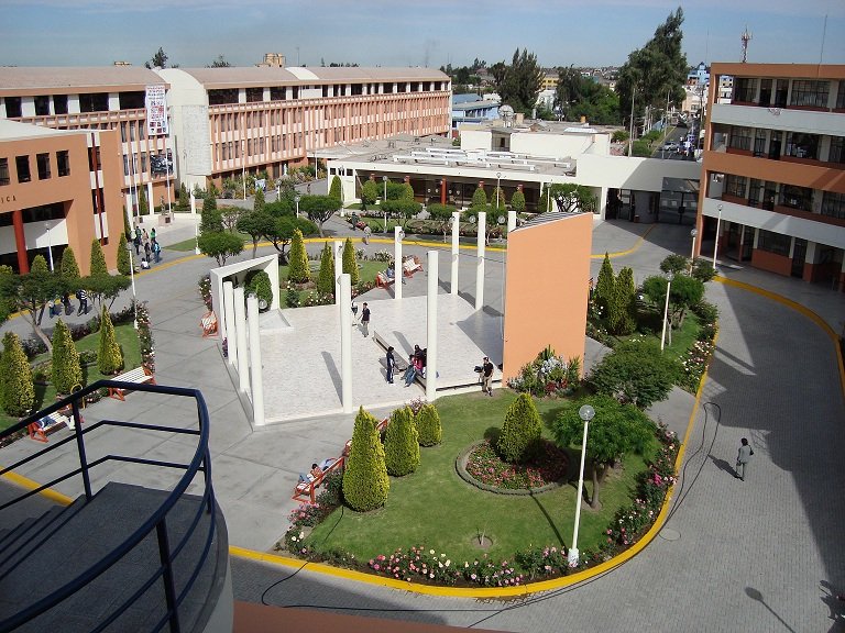 UCSM planea acreditar cuatro carreras más