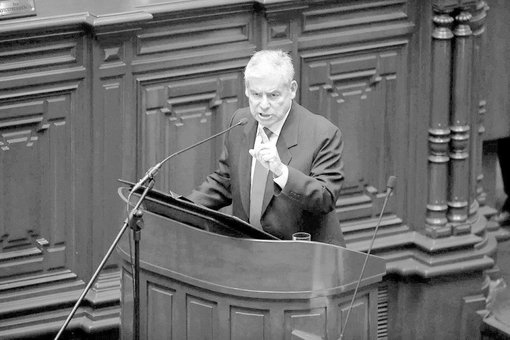 Con un fuerte apoyo del fujimorismo Villanueva obtuvo el voto de confianza