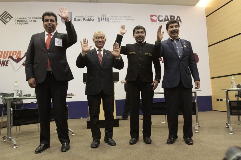 ‘Grandes’ y ‘chicos’ prometen  de todo para ganar las elecciones