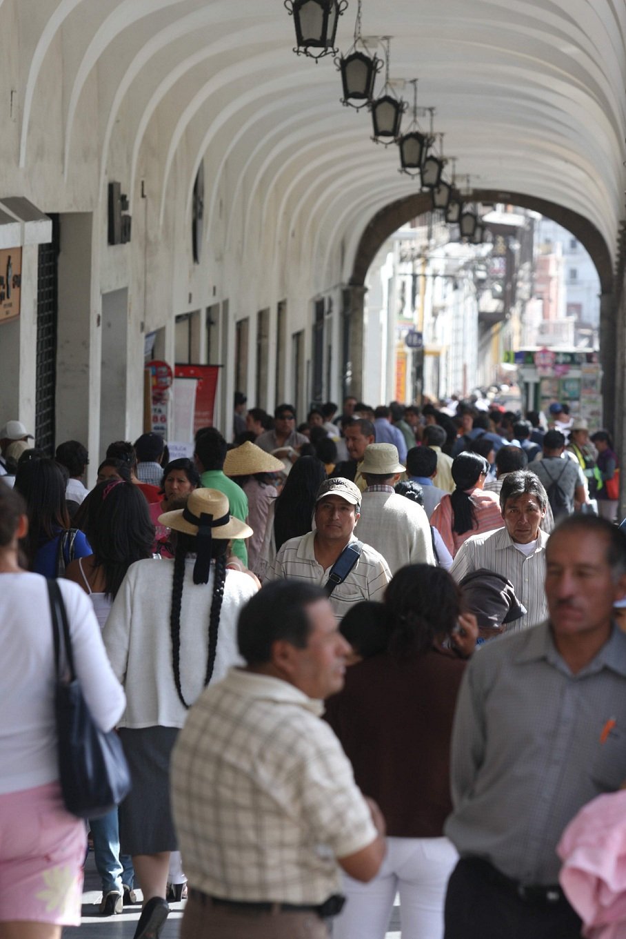 Indecisos lideran la encuesta de preferencias electorales