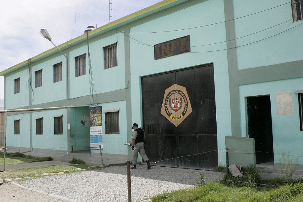 UCSP capacita en computación a internos del penal de Socabaya