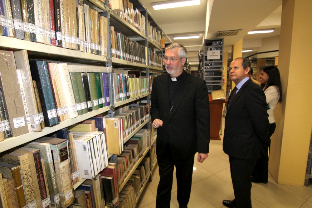 UCSP recibe en custodia 10 000 textos sobre el sur andino