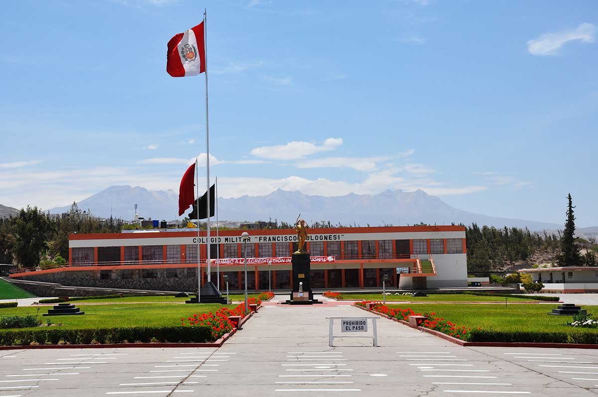 Colegio militar podría recibir a pacientes de COVID-19