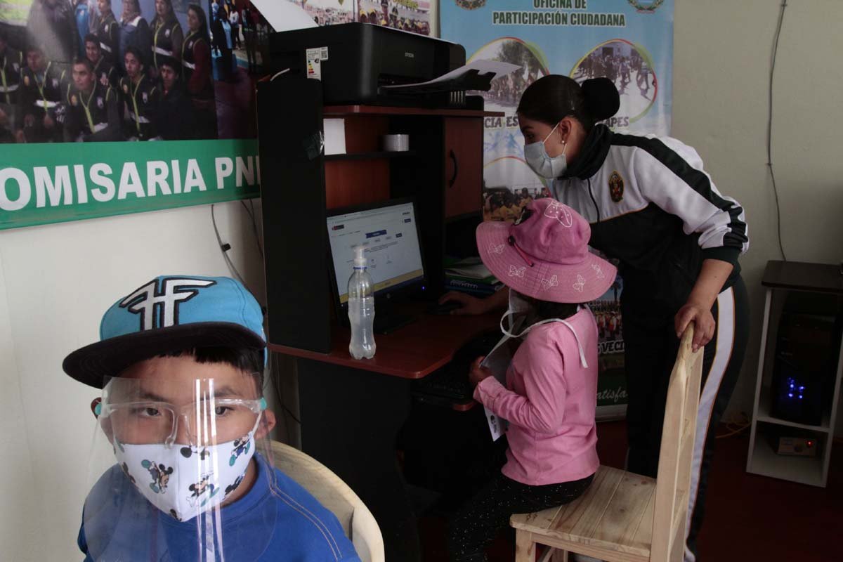 Solidaridad policial con la educación virtual