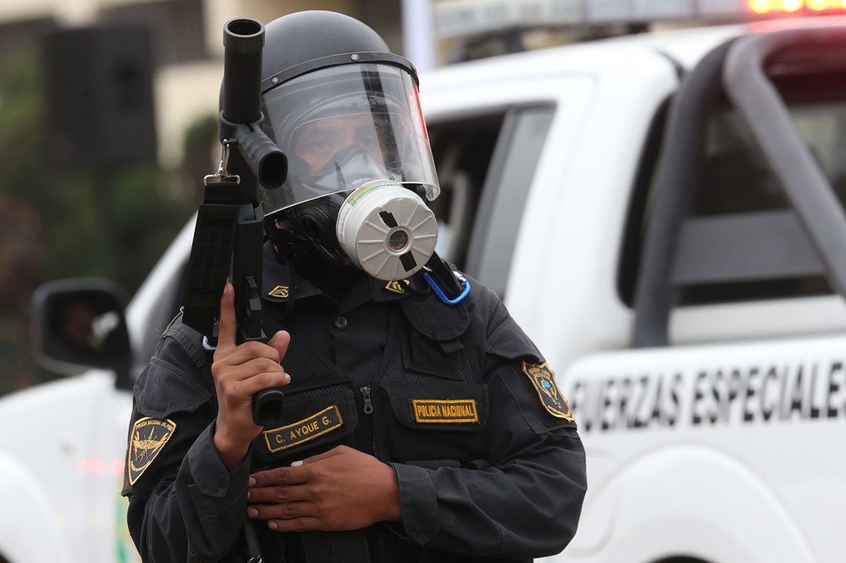 ¿Qué tan peligrosos son los perdigones y las bombas lacrimógenas?