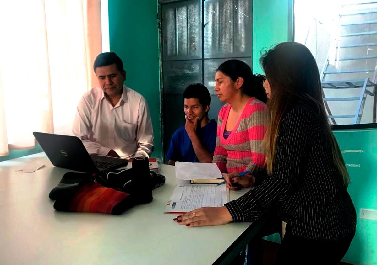 UCSP apoya la recuperación de microempresas textiles y de calzado