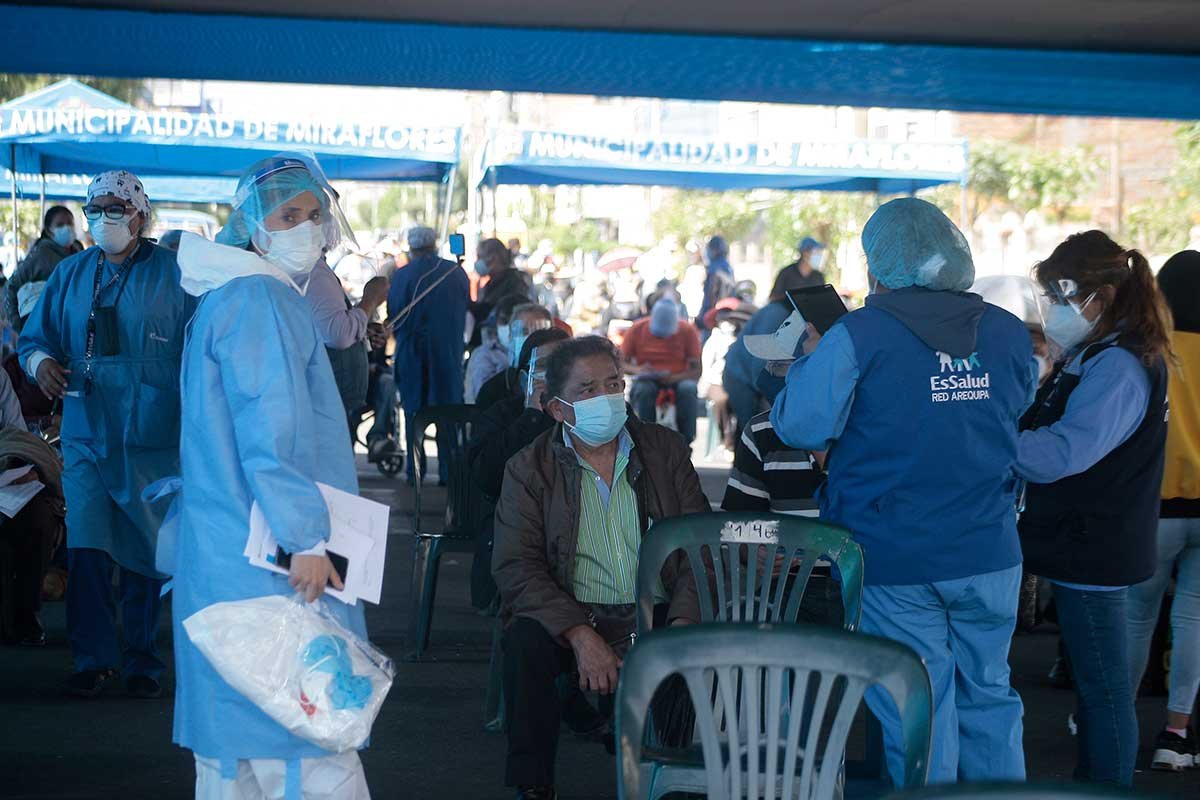 Más de 90 mil personas mayores de 50 años no fueron vacunadas en Arequipa