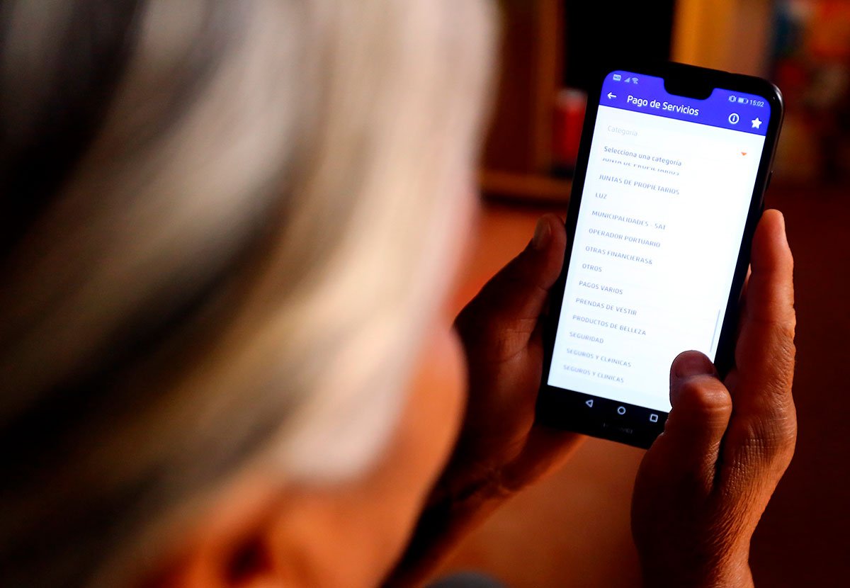 De cada 10 personas, al menos 7 pagan o compran por Internet