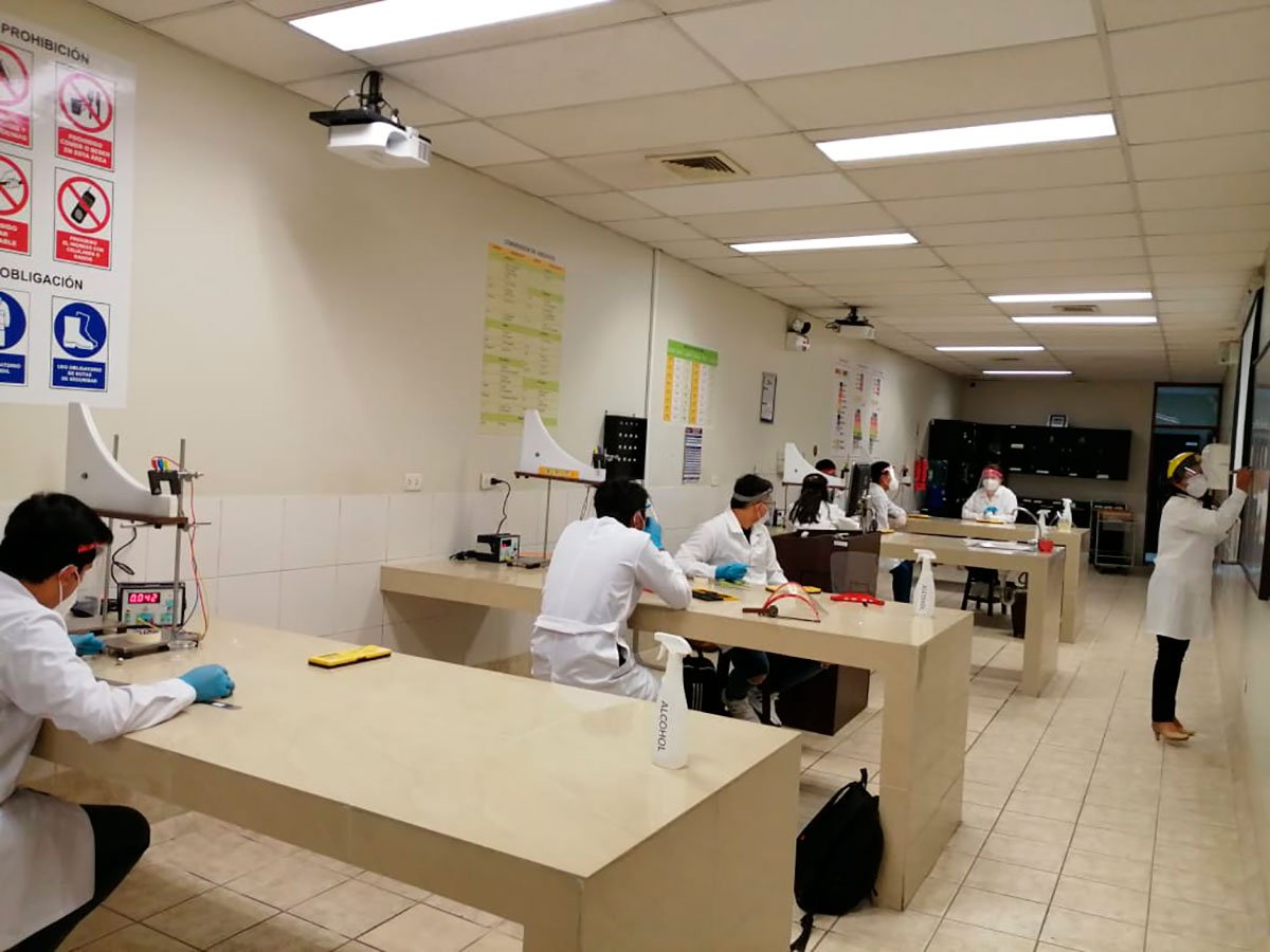 Cumple un año el regreso a laboratorios y talleres en la San Pablo