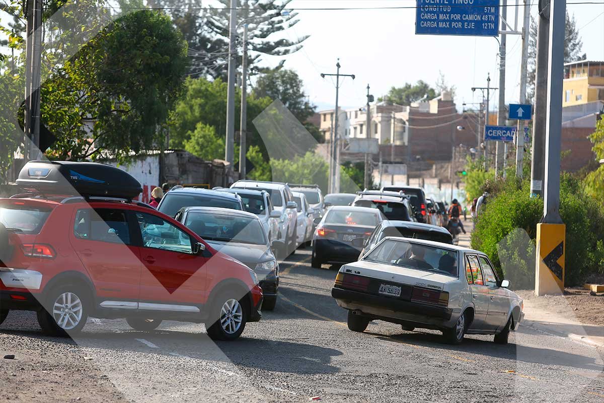 ¡Caos vehicular en Arancota!