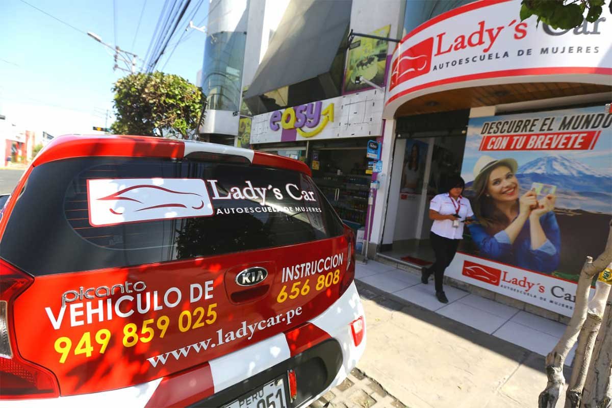 Autoescuela de mujeres