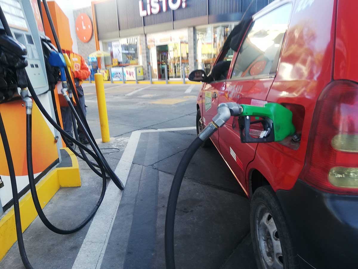Advierten que venta de solo dos tipos de gasolina encarecerá su costo