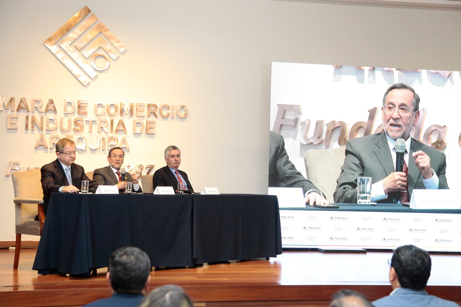 Mineros exigen al Gobierno condiciones para invertir