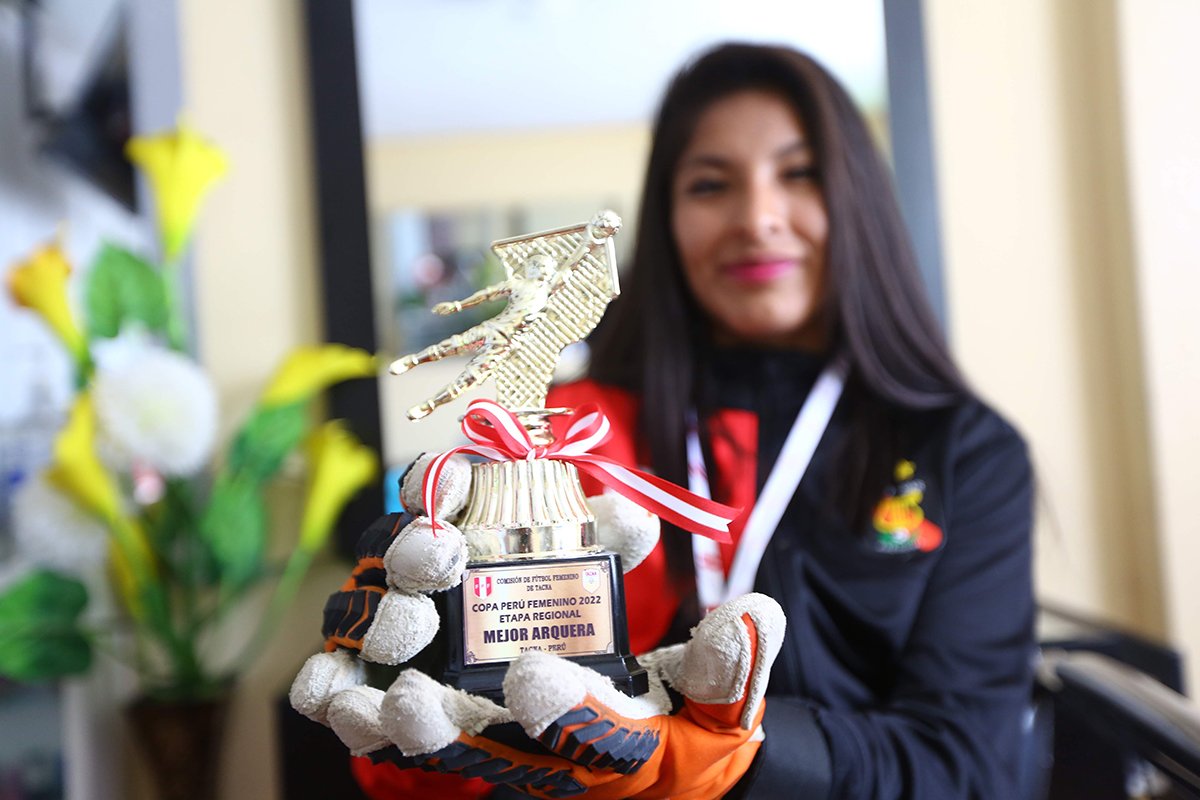 Melissa Pérez: la futbolista vs. los estereotipos