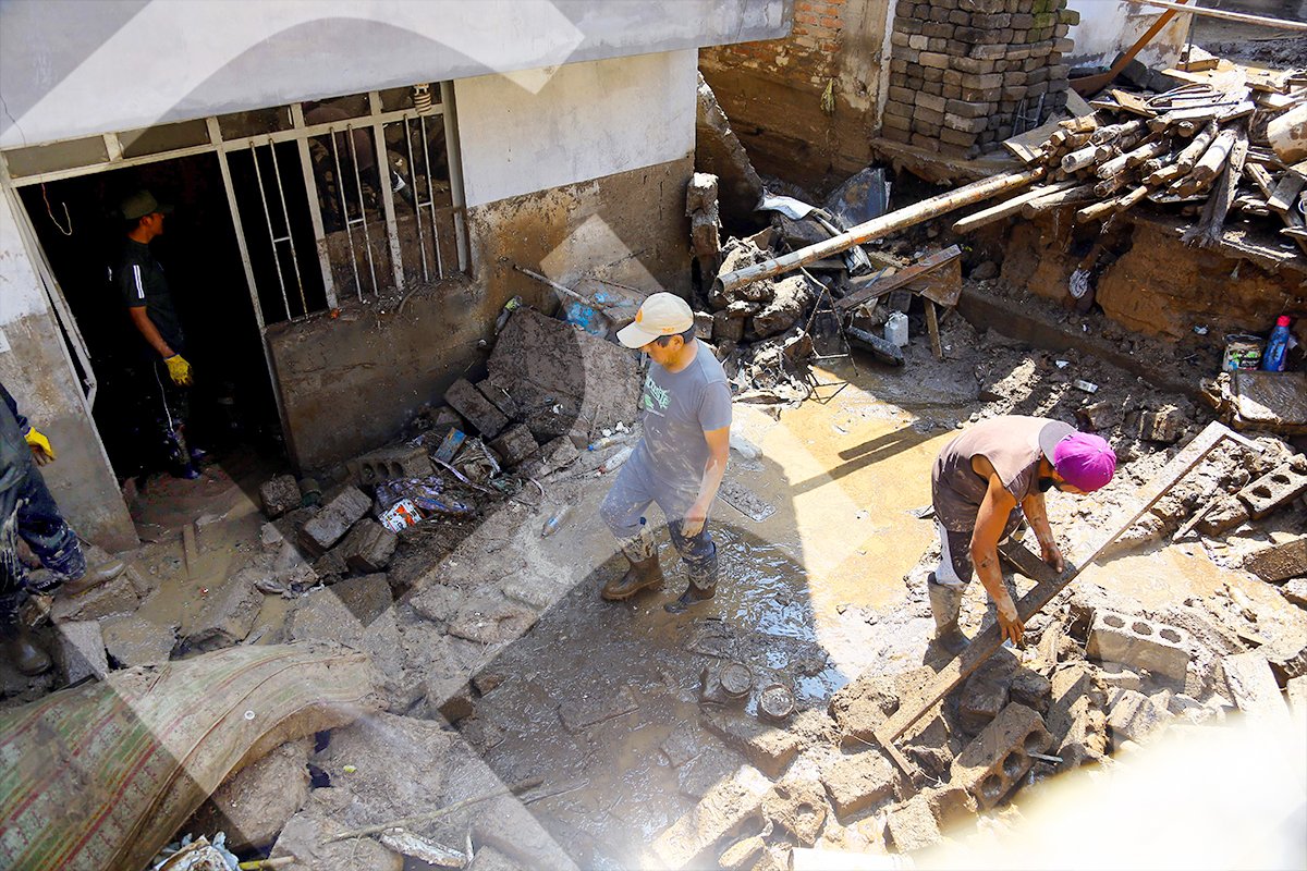 Fuertes lluvias inundan viviendas en Paucarpata