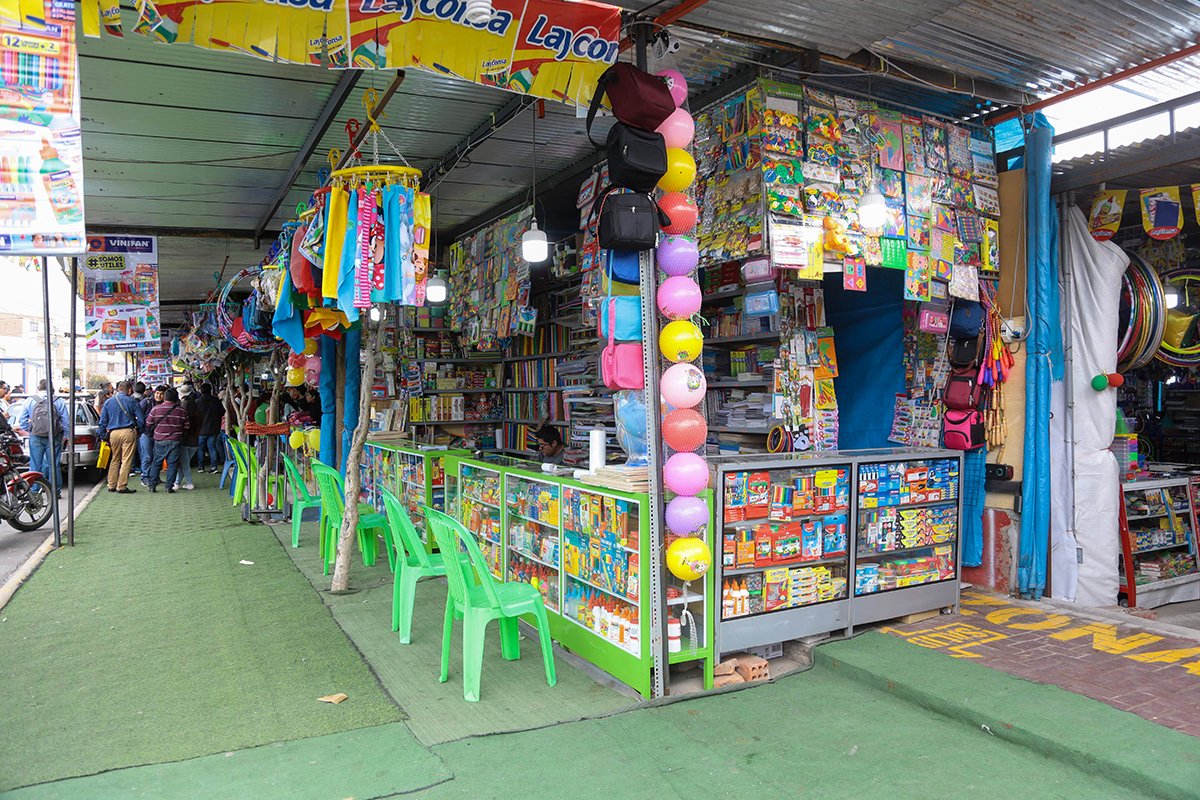 Arequipa: feriantes escolares venden 40 % menos que el año pasado