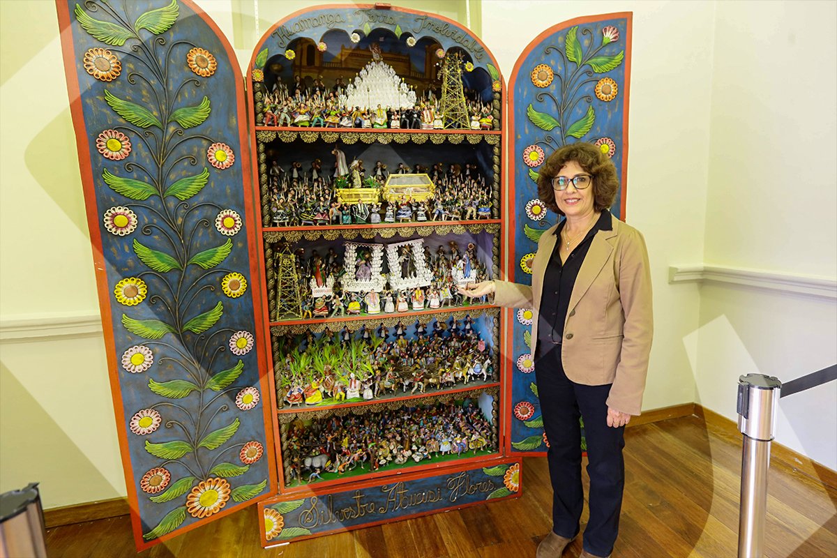 El retablo más grande del mundo se exhibe en Arequipa