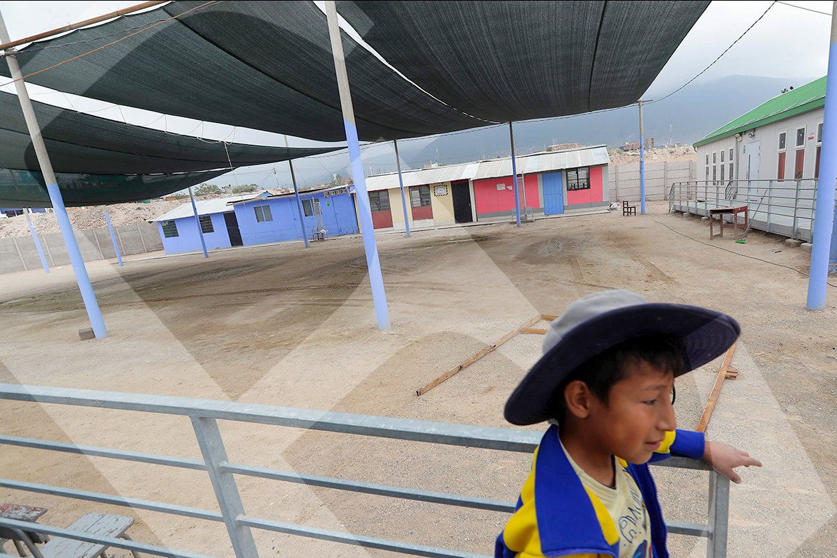 Iniciarán clases en aulas prefabricadas y en estadio