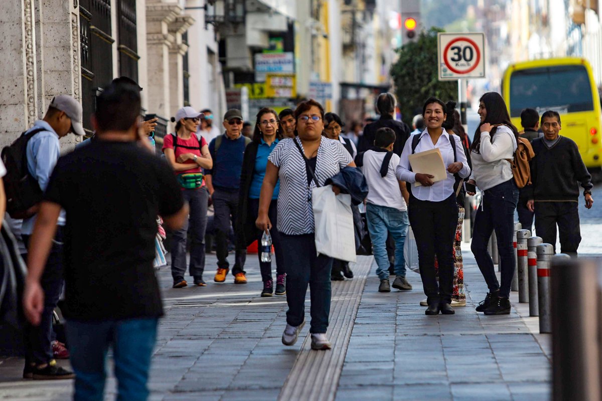 ¿Qué piensa la población de Arequipa según edad, sexo y nivel social?