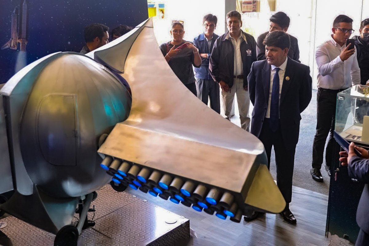 La San Pablo presente con 4 proyectos de investigación y un stand sobre Pedro Paulet en feria Perú con Ciencia