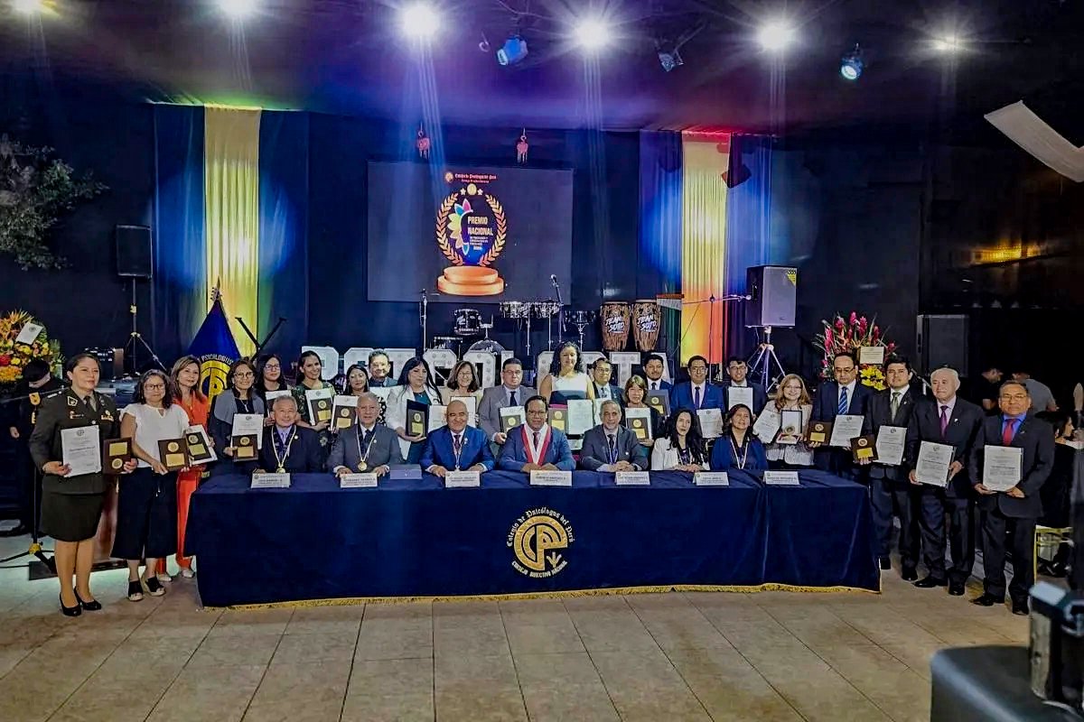 Docentes de la San Pablo ganaron premios nacionales otorgados por el Colegio de Psicólogos