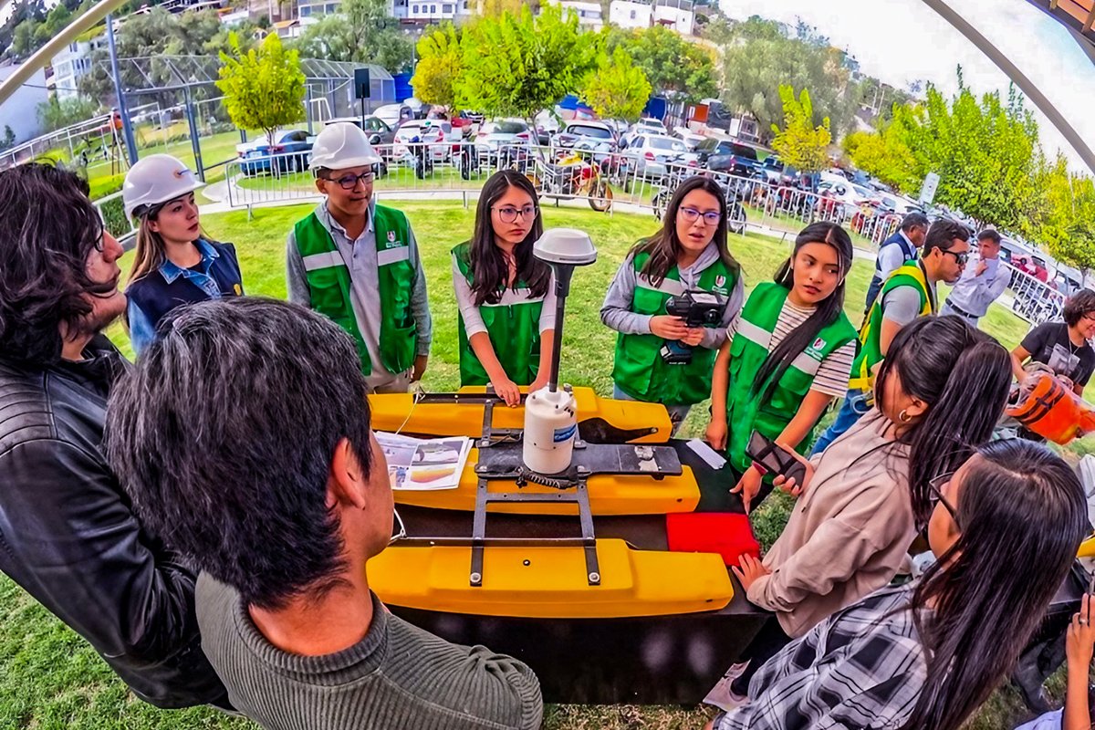 Alumnos de Ingeniería Ambiental de la San Pablo expusieron equipos para pruebas meteorológicas, climáticas e hidrológicas