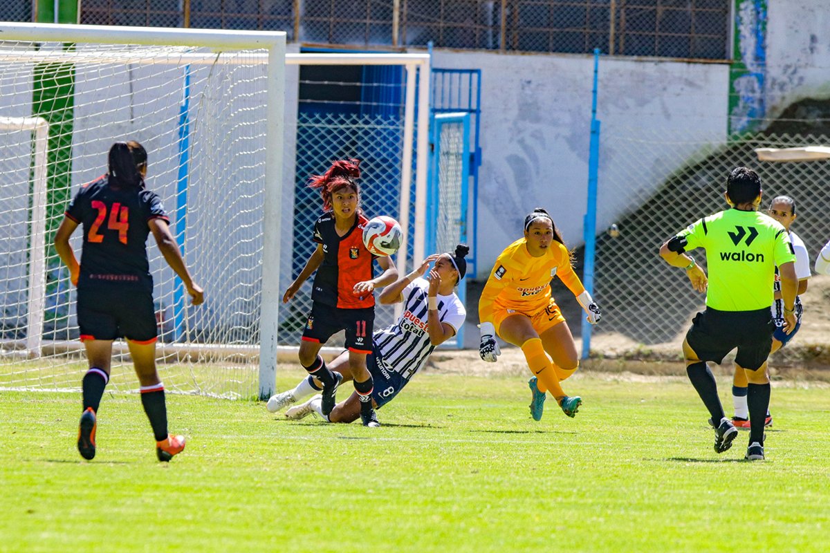 “Los derechos de las futbolistas están reconocidos pero no garantizados”