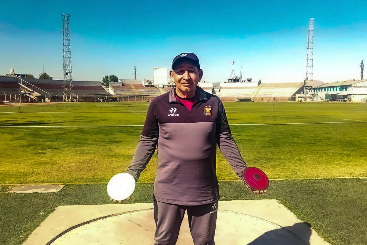 Ricardo “Rocoto” Medina fusiona el fútbol con el atletismo