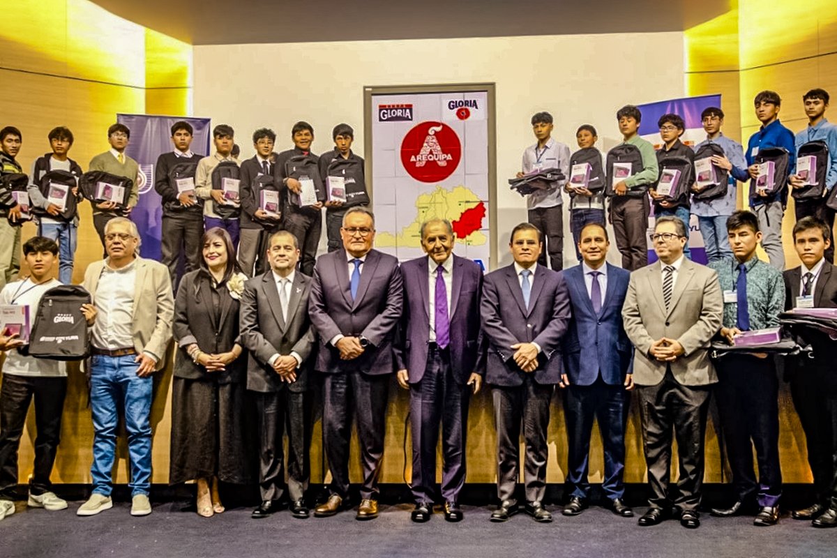 La San Pablo y el Grupo Gloria forman a futuros líderes de Arequipa