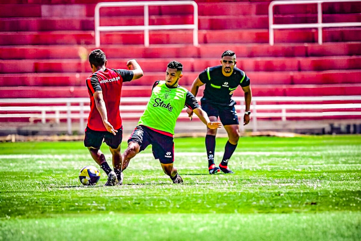 De futbolista amateur a árbitro profesional