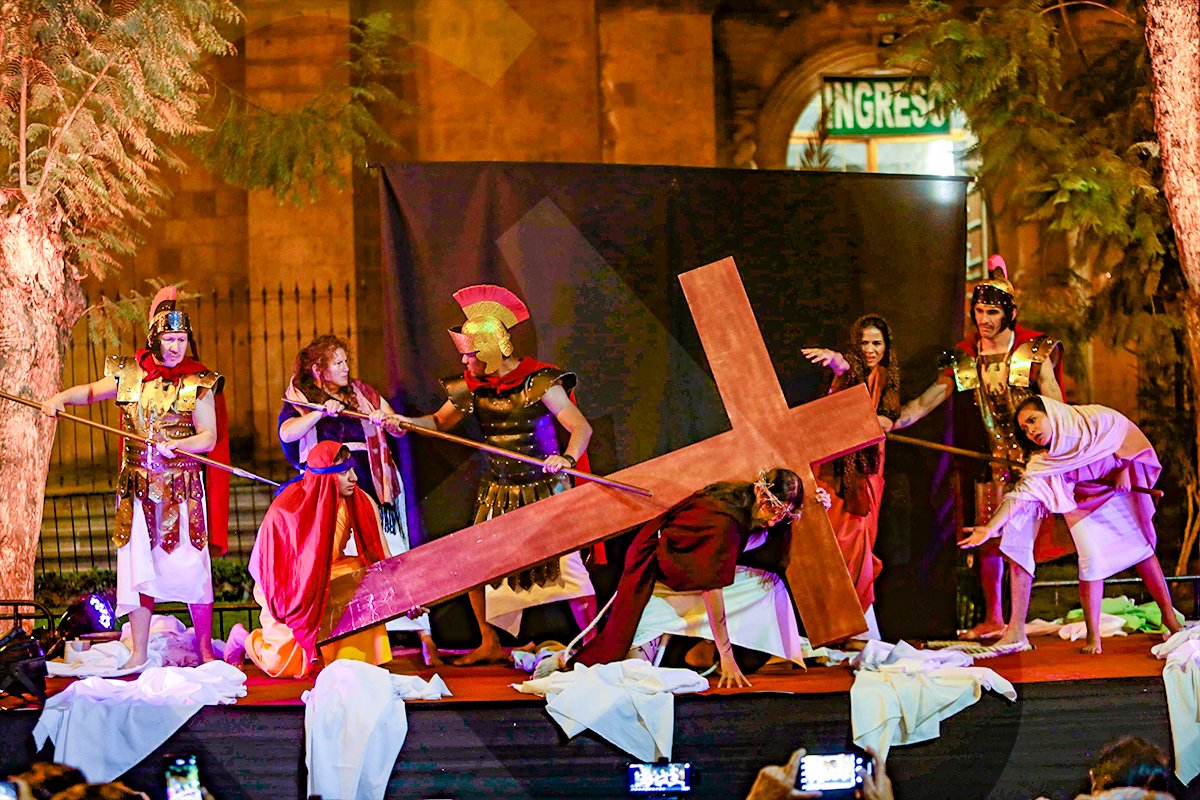 El camino a la redención, una obra de pintura viva