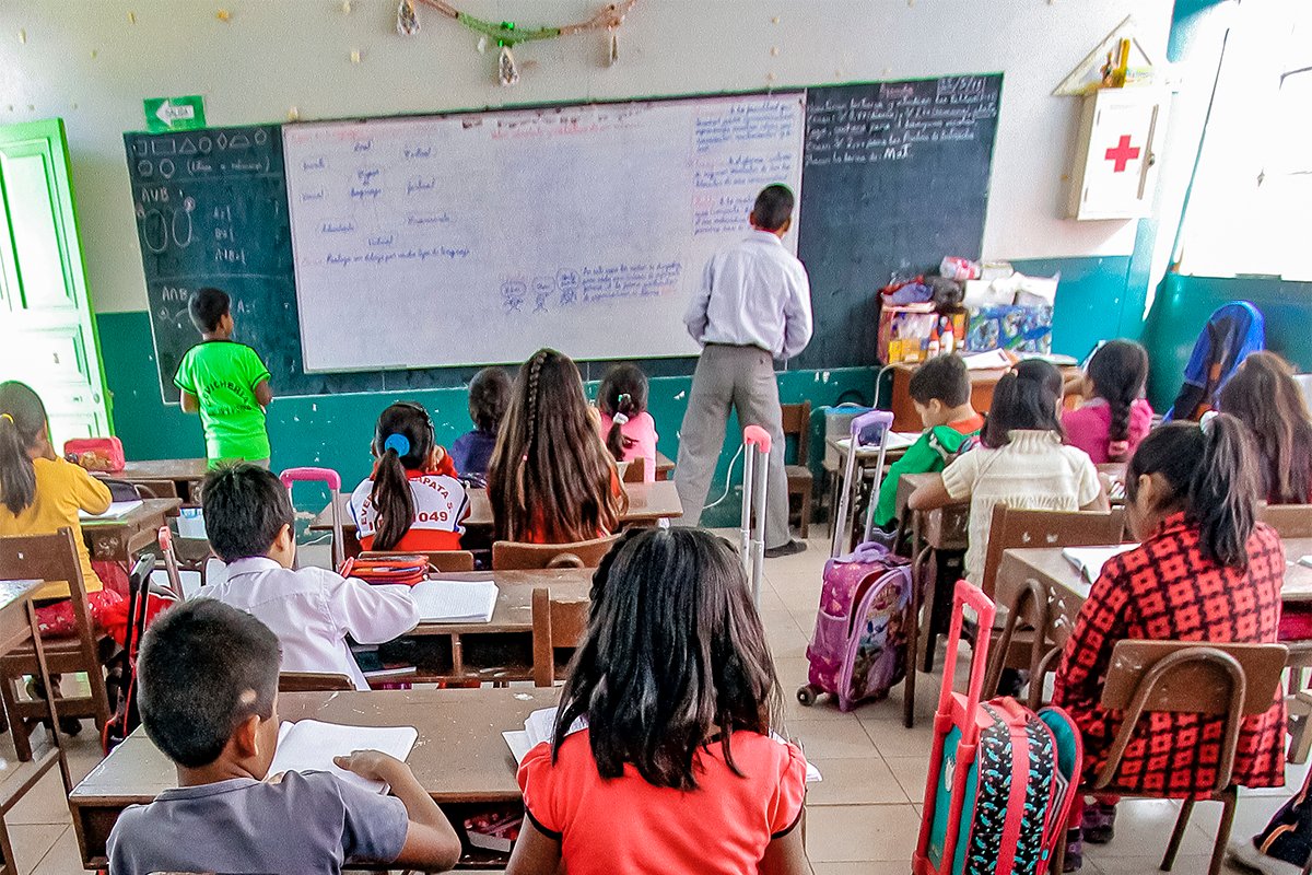 ¿Se puede enseñar inglés en los colegios sin profesores especializados?