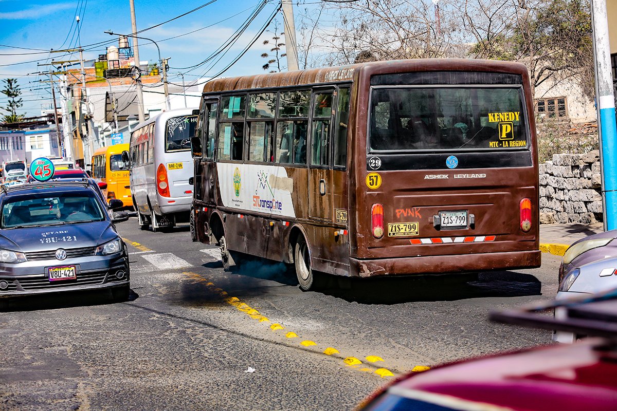 Arequipa: medirán el impacto de la contaminación vehicular en las plantas