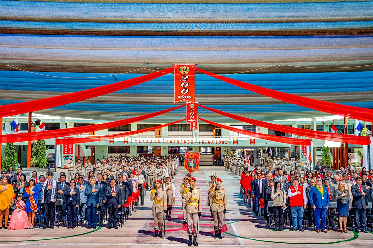 El colegio Simón Bolívar de Moquegua cumple 200 años de fundación