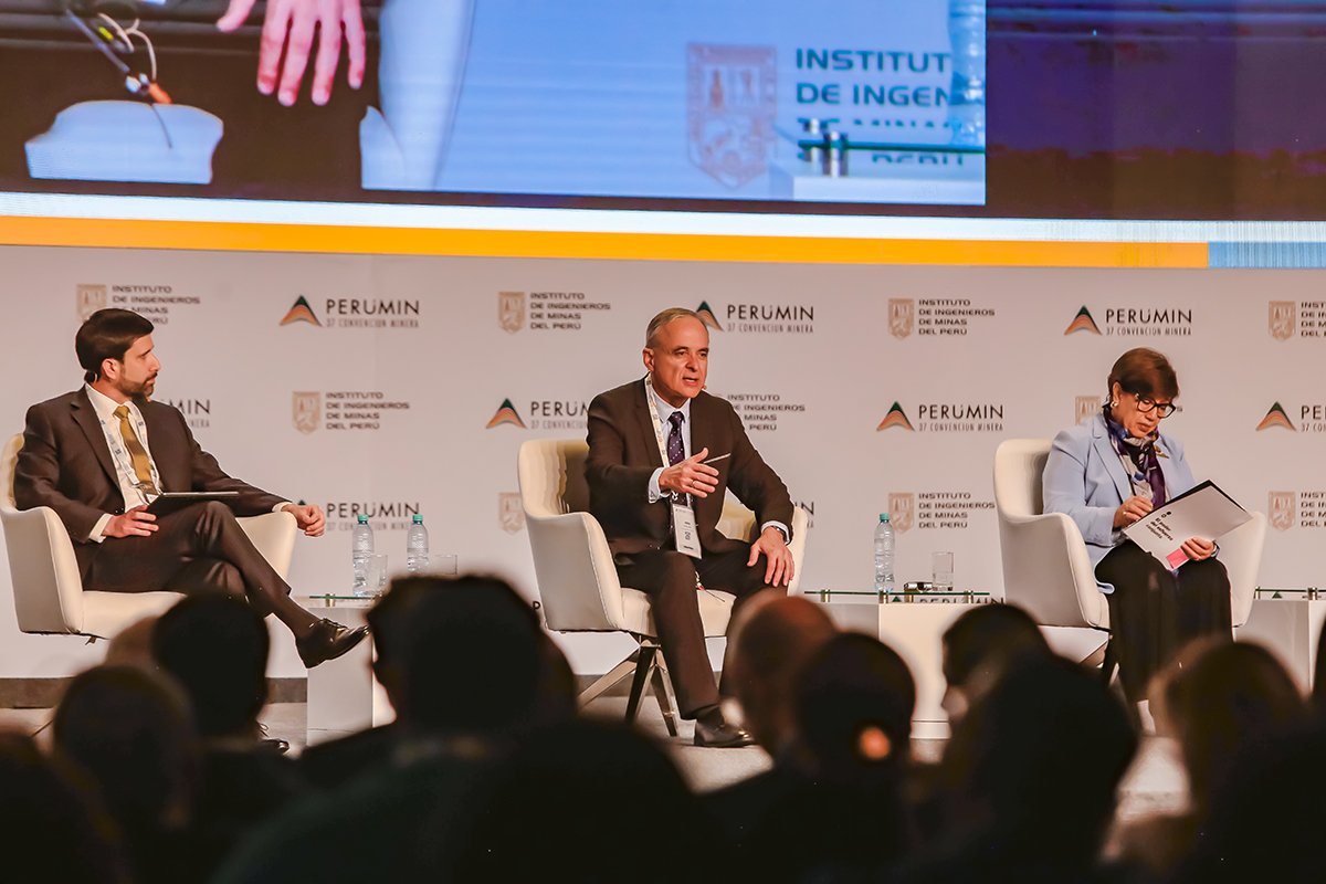 Ministro de Energía y Minas afirma que contexto de conflictividad en sector minero ya no existe