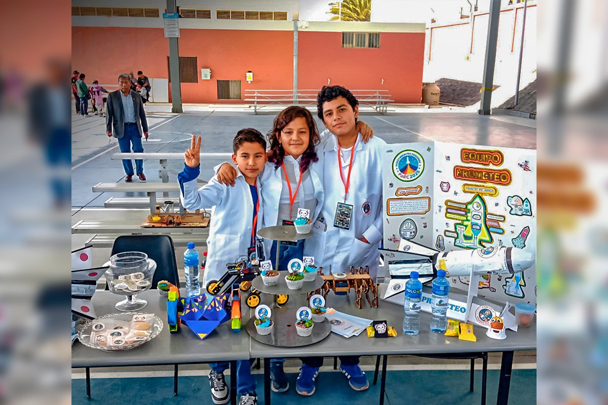 Equipo del Club de Robótica de la San Pablo ganó concurso nacional de cohetería